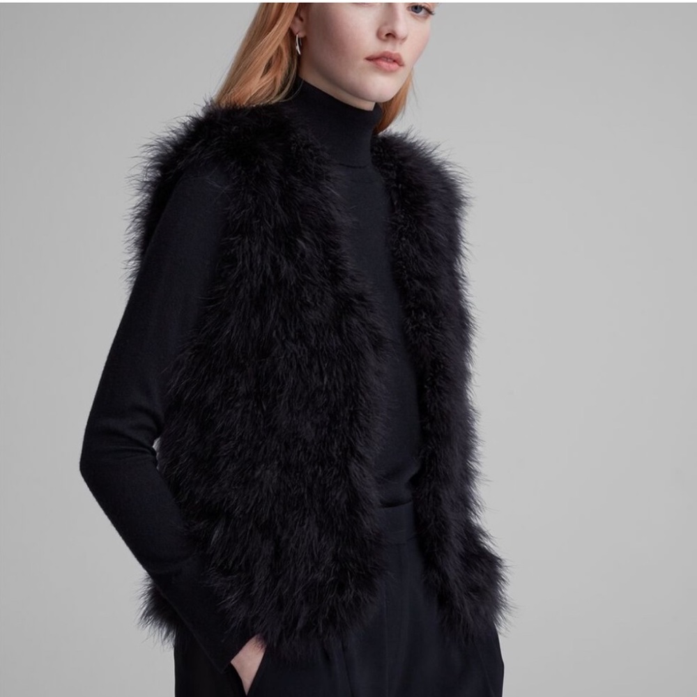 Club Monaco Violet Marabou Feather Vest- Black